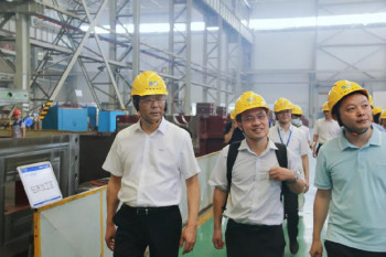 Ông Zhou You, Phó Giám đốc Viện Quy hoạch thuộc Viện Nghiên cứu CCID, cùng đoàn đại biểu đã đến thăm công ty để nghiên cứu.